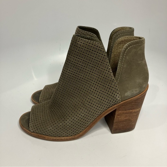 Steve Madden suede peep toe booties size 8 - Picture 3 of 6